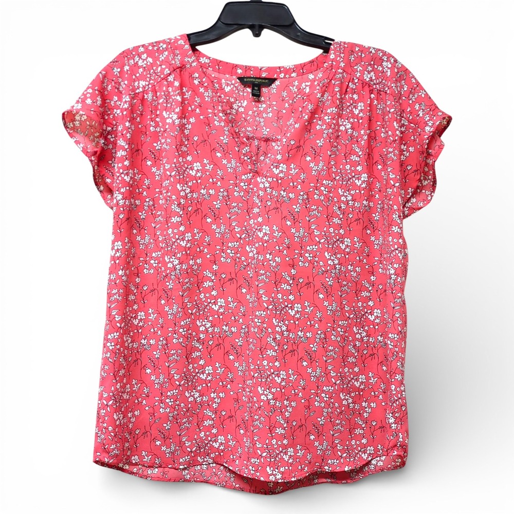 Banana Republic Cap Sleeve Floral Blouse Dark Pink/Red Collarless V-Neck Work